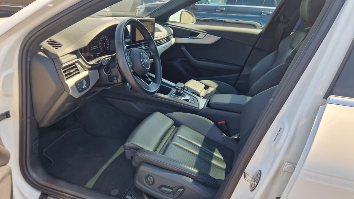 Audi A4 Allroad 40 TDI 204ch Avus quattro S tronic 7/Toit ouvrant/Attelage/Cuir/Caméra