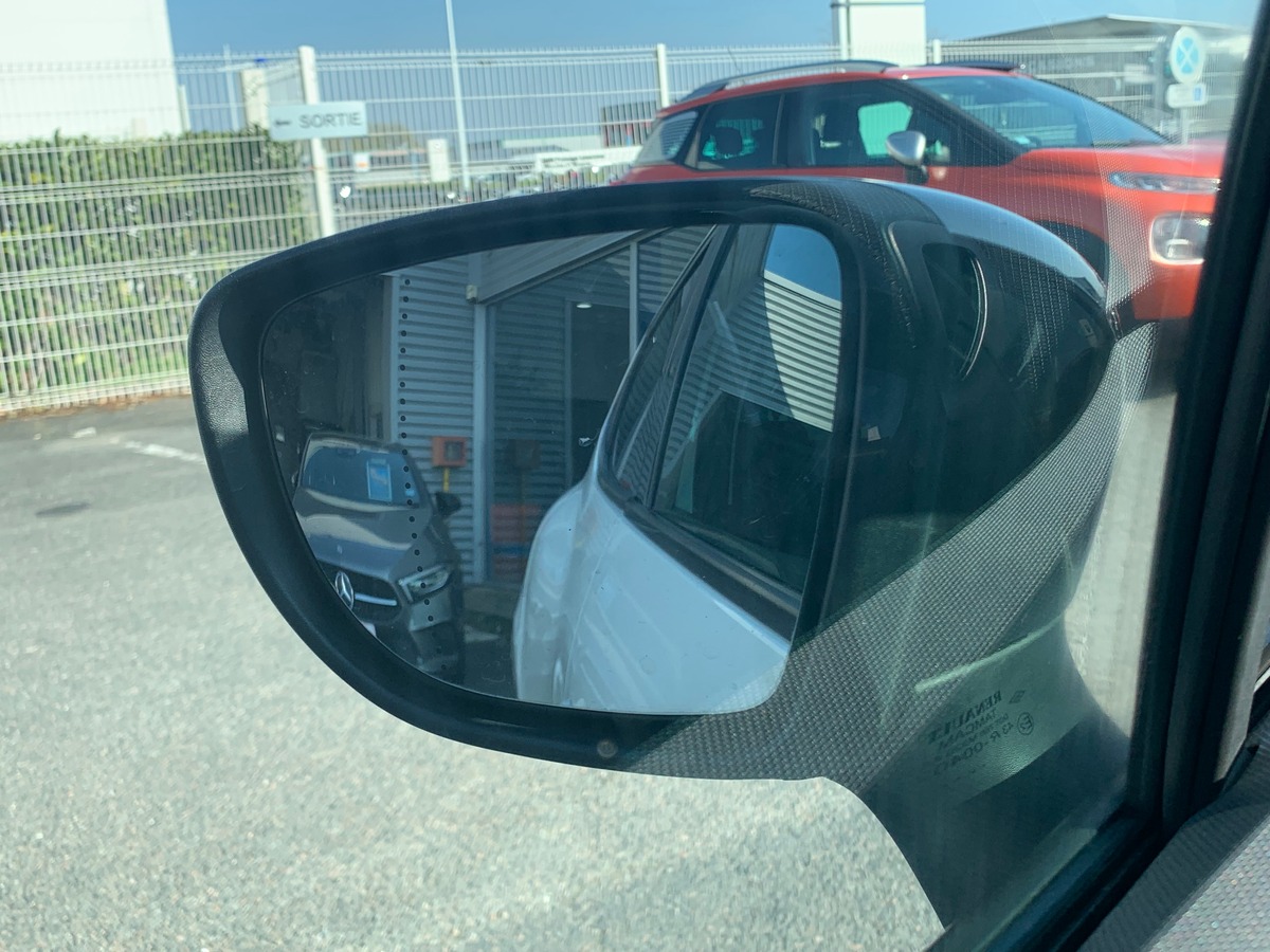 RENAULT Clio IV 75 chevaux | Limited | Caméra de recul | GPS | Bluetooth | Régulateur de vitesse