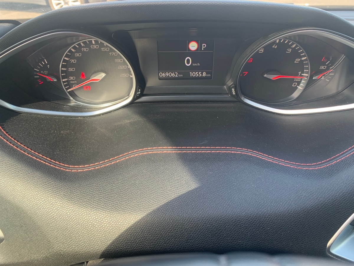 Peugeot 308 130 ch | GT Line | Toit panoramique | Apple car play | Avertisseur angles morts | Radars