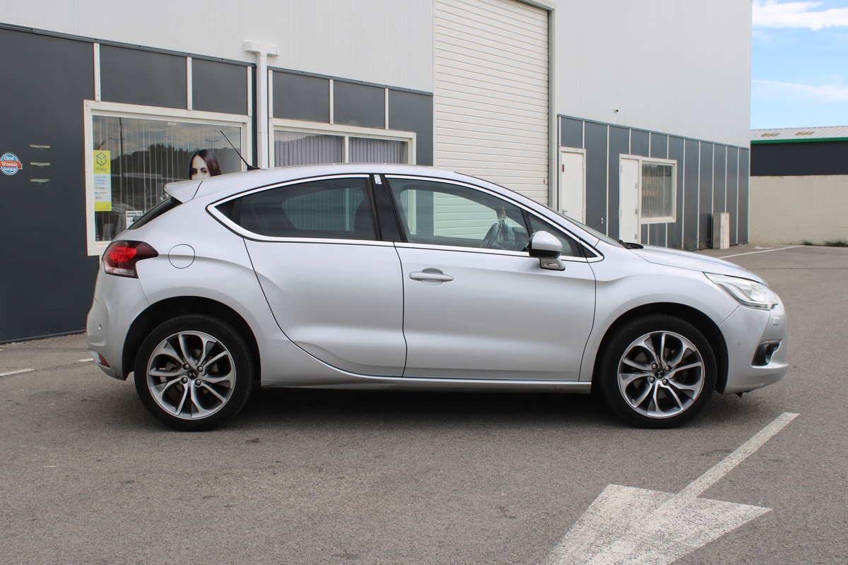Citroën DS4 2.0 BLUEHDI 180 S&S SPORT CHIC EAT6 - Garantie 12 Mois