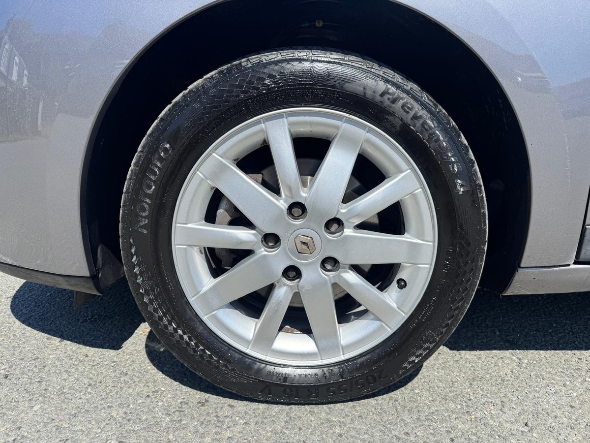 RENAULT Megane 3 2.0 i 16V CVT-BVA 140 Privilège - boite automatique - Garantie
