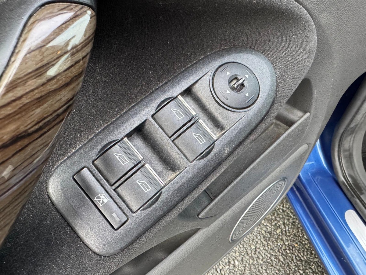 Ford C-max 1.6 TDCI 110cv ghia - Garantie