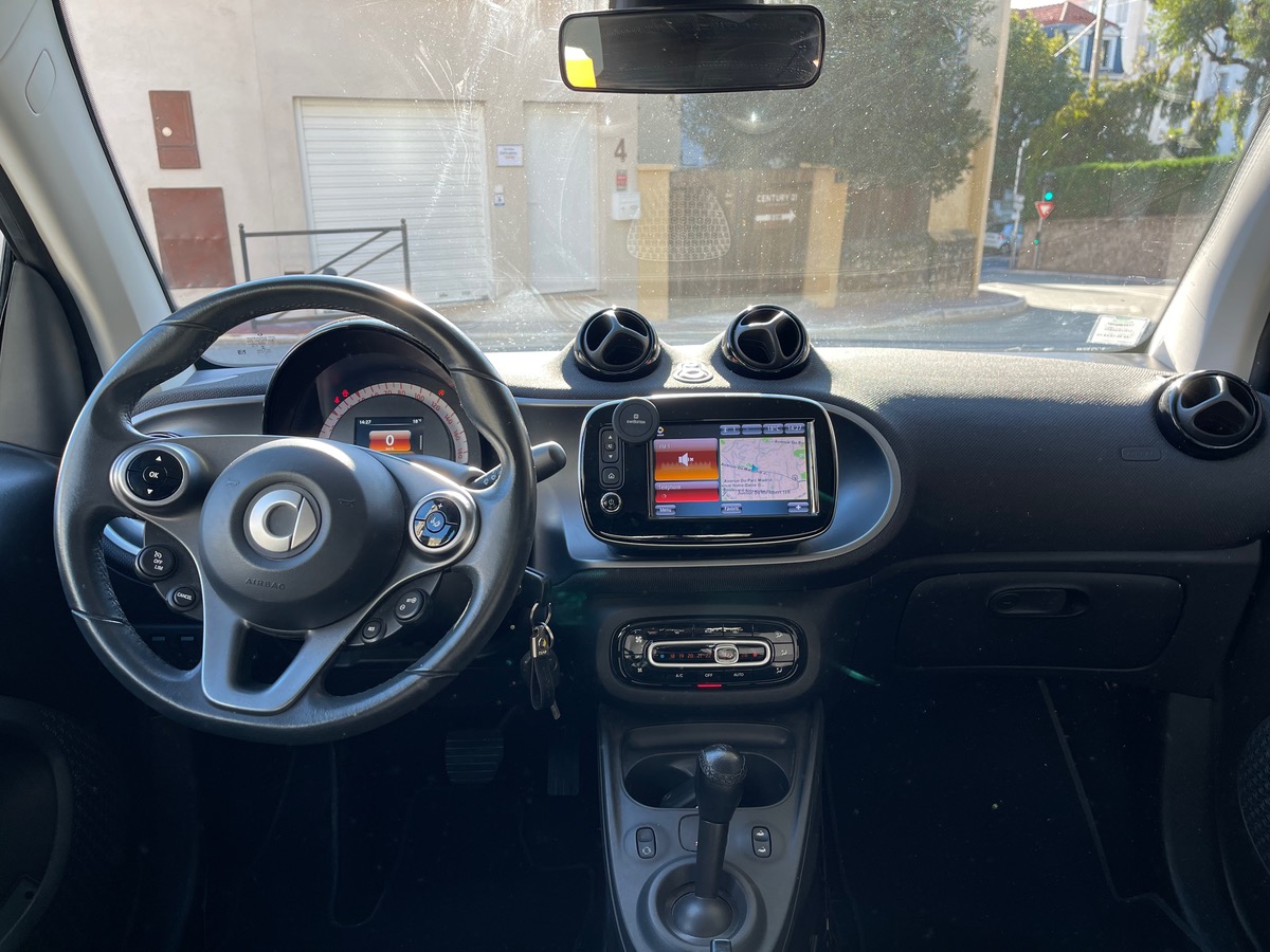 Smart FORTWO Cabriolet 90 CV / Caméra de recul / GPS / Jantes / KM Réel