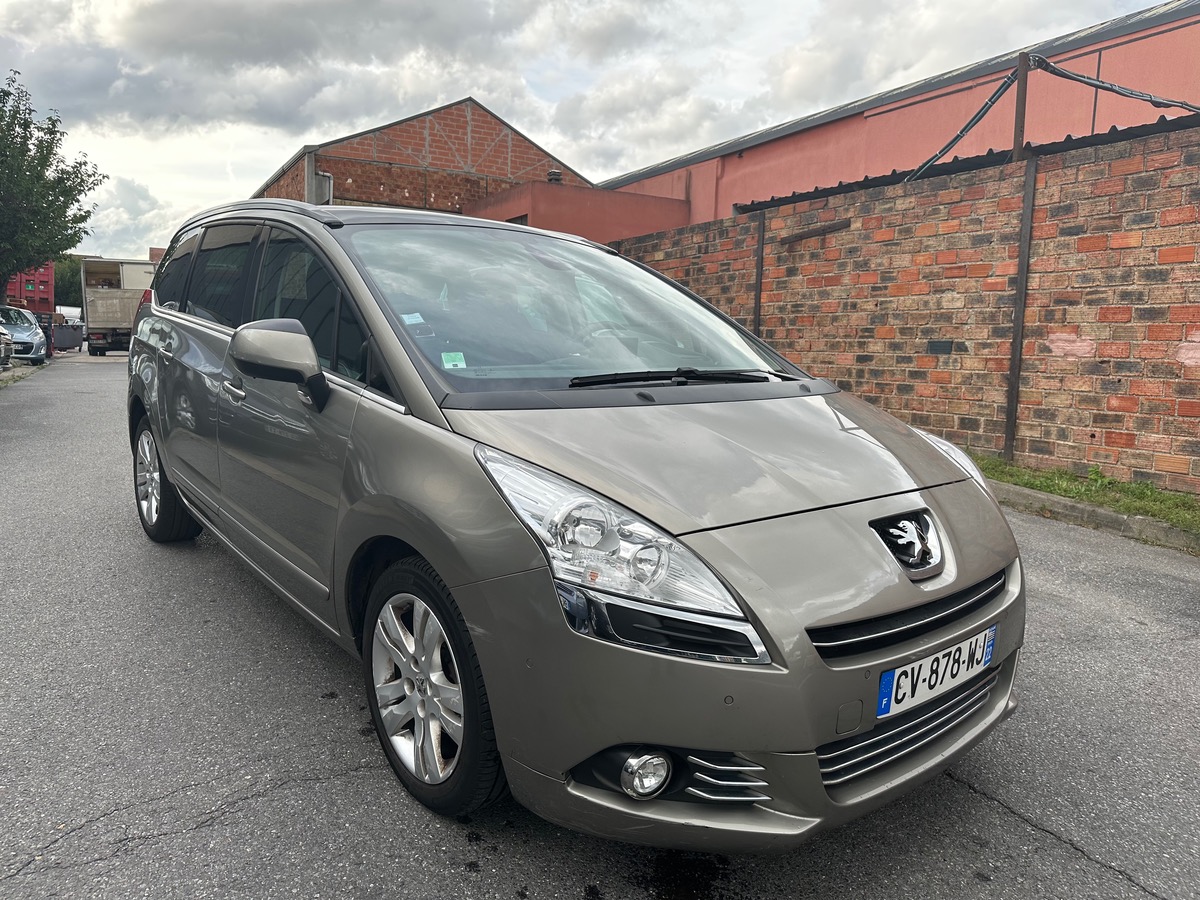 Peugeot 5008 1.6 HDI 115 CV 1er main 7 place 4XCBL