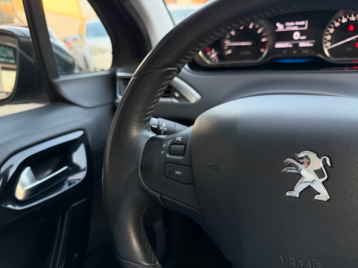 Peugeot 208 I Allure 1.2 VTi 82 cv - Distribution OK