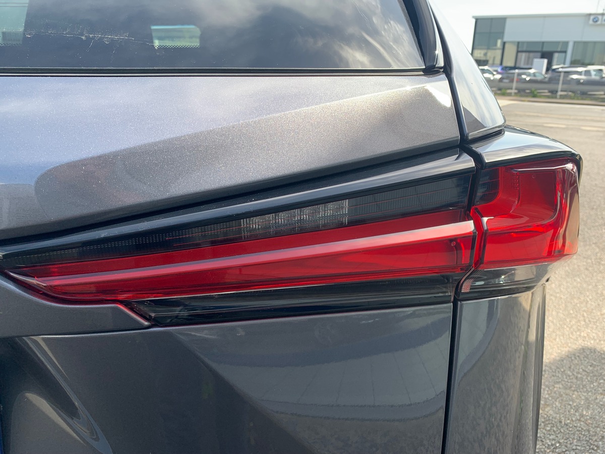 Lexus NX 300h 197 ch | F-SPORT 4WD | Caméra de recul | Siéges électriques | Toit panoramique | GPS