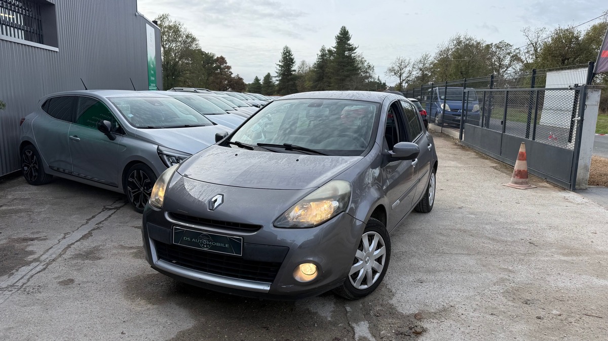 RENAULT Clio III 3 1.5 dci 90 Chx TOMTOM GPS REGULATEUR CLIM  182 300 Kms
