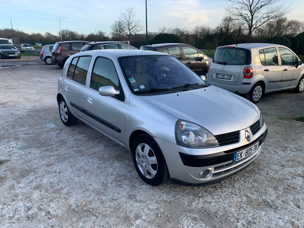 RENAULT Clio 1.5 dci - 65CH 201038KM