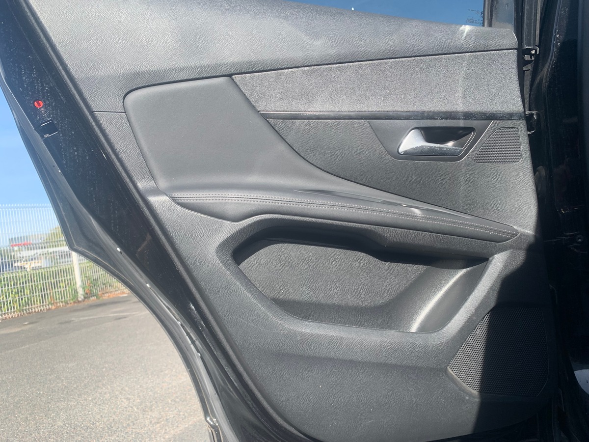 Peugeot 3008 130 chevaux | Allure | Caméra de recul | Régulateur de vitesse | Capteur d'angle mort