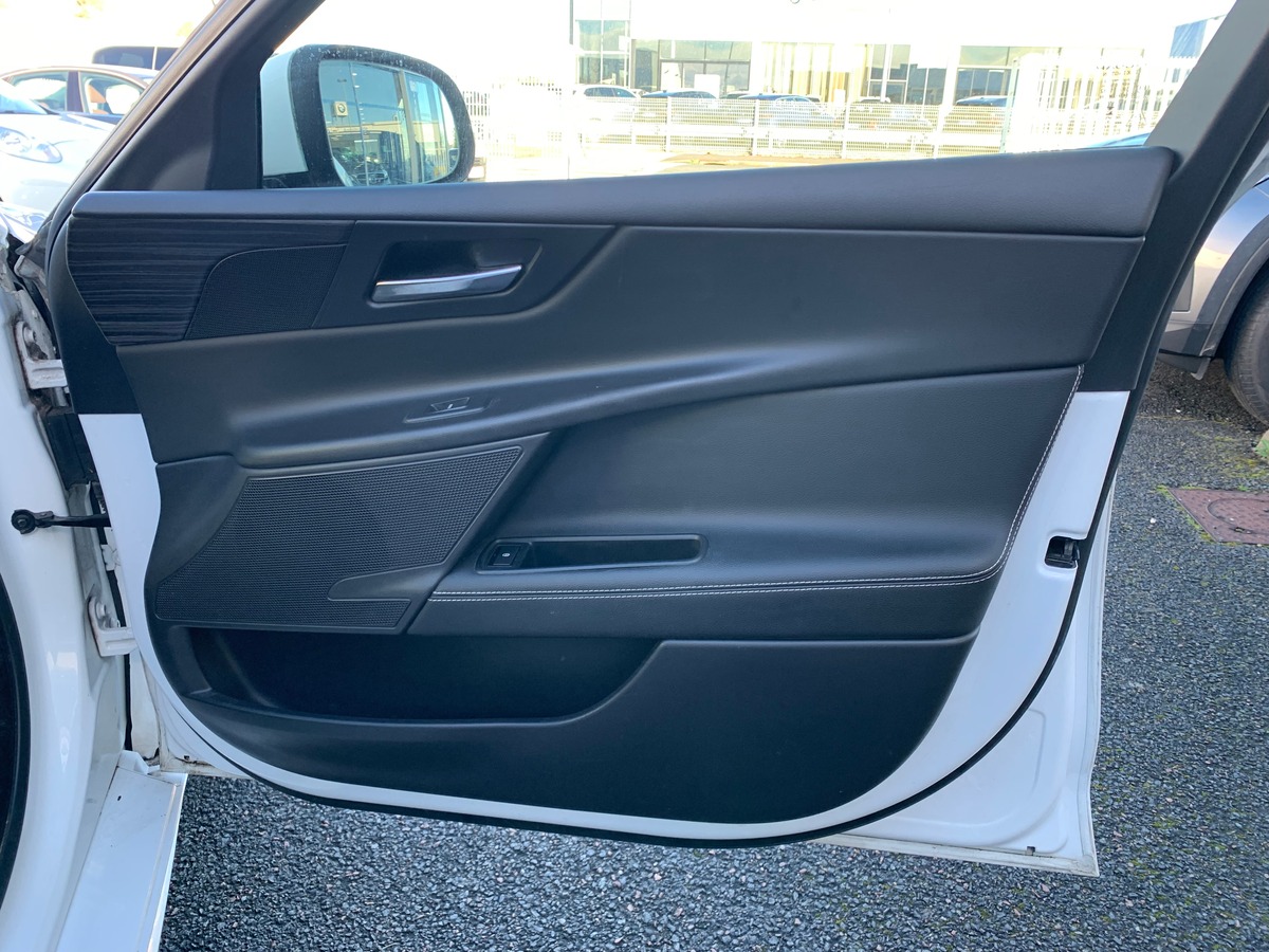 Jaguar XE 180 ch | Intérieur cuir | Toit ouvrant | Caméra de recul | GPS | Bluetooth