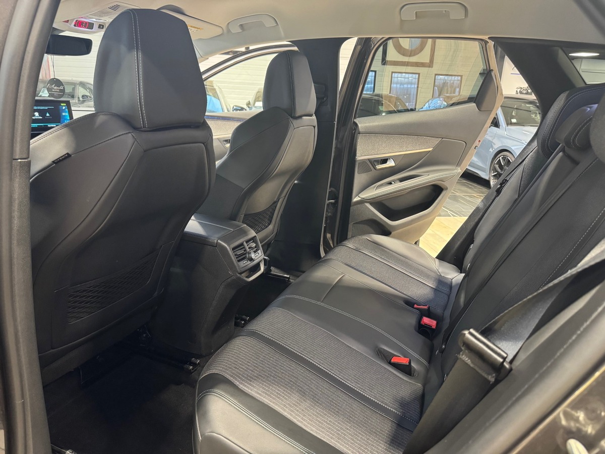 Peugeot 3008 Hybrid 225 e-EAT8 II Phase 2 Pack Allure 1