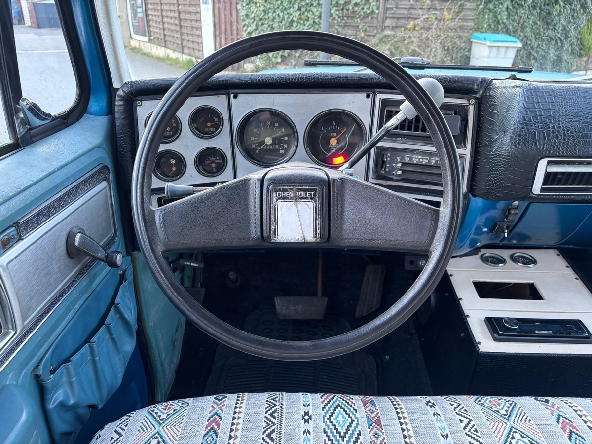 Chevrolet Suburban 7.4 V8 454 (C/R) - Français - CG Collection