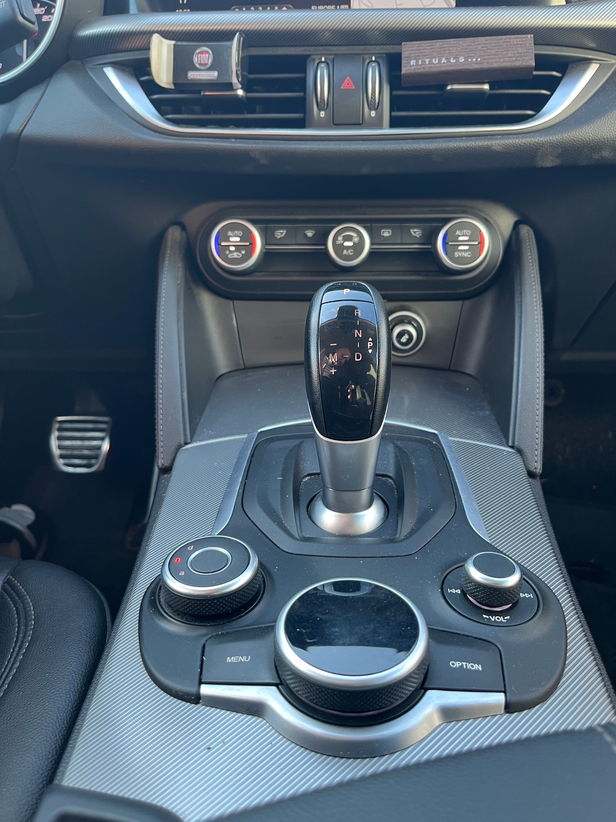 Alfa Romeo Stelvio 2.2 210CH Q4 SPORT EDITION, AT8, HAYON ELEC, CAMERA, MAINTIEN DANS LA VOIE