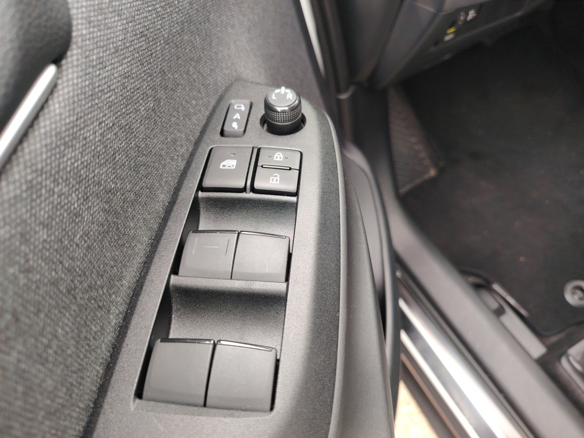 Toyota Yaris Cross DESIGN PACK CARGO