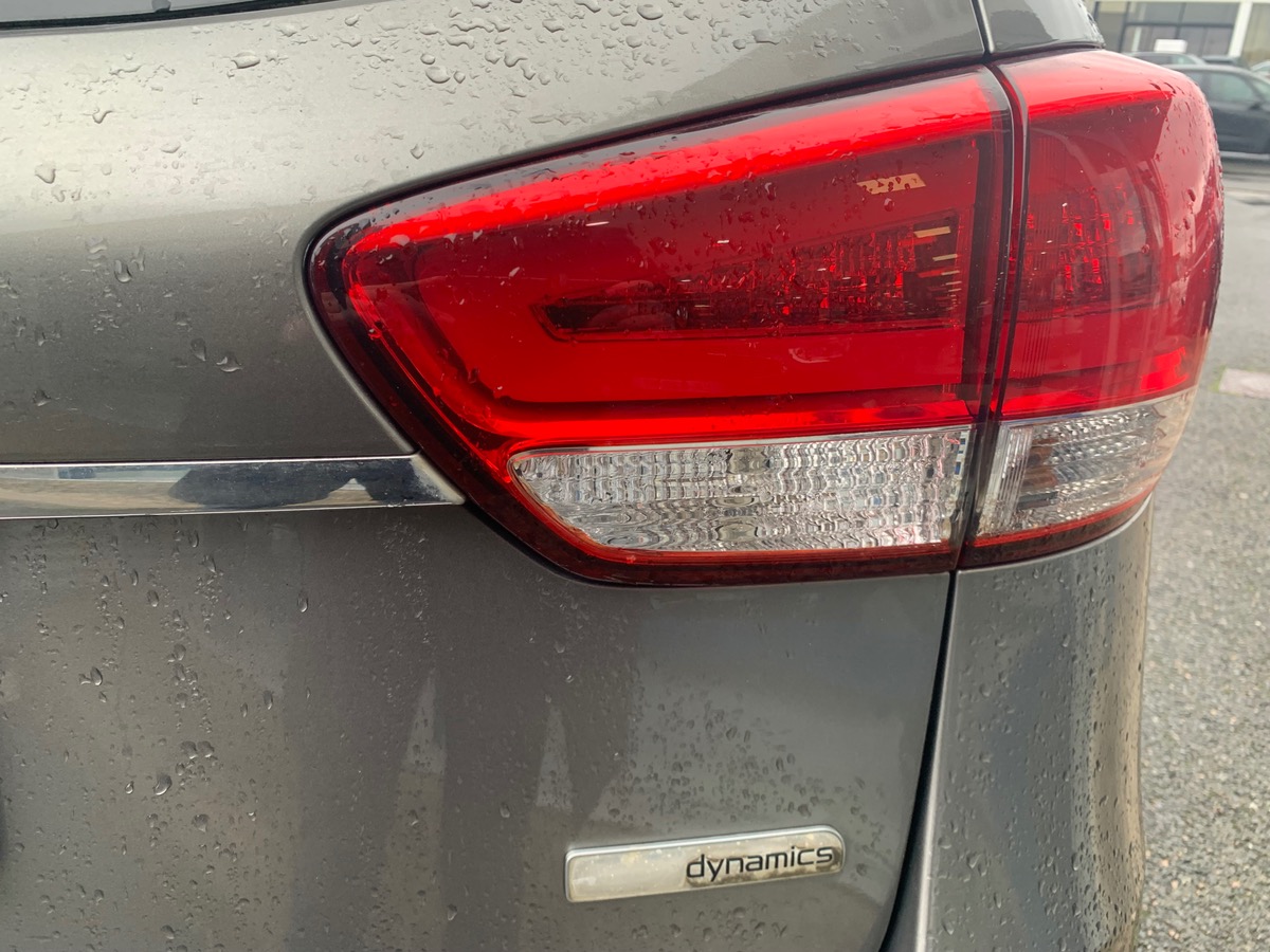 Kia Carens 141 ch | PREMIUM | 7 Places | Phase 2 | Attelage| Toit ouvrant | Caméra de recul | Jantes