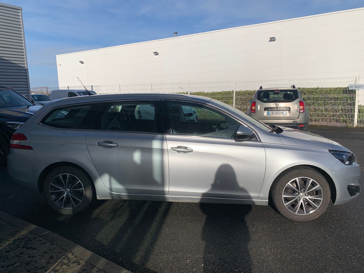 Peugeot 308 SW 100 ch | Allure | Caméra recul | GPS | Régulateur de vitesse adapatatif | Bluetooth