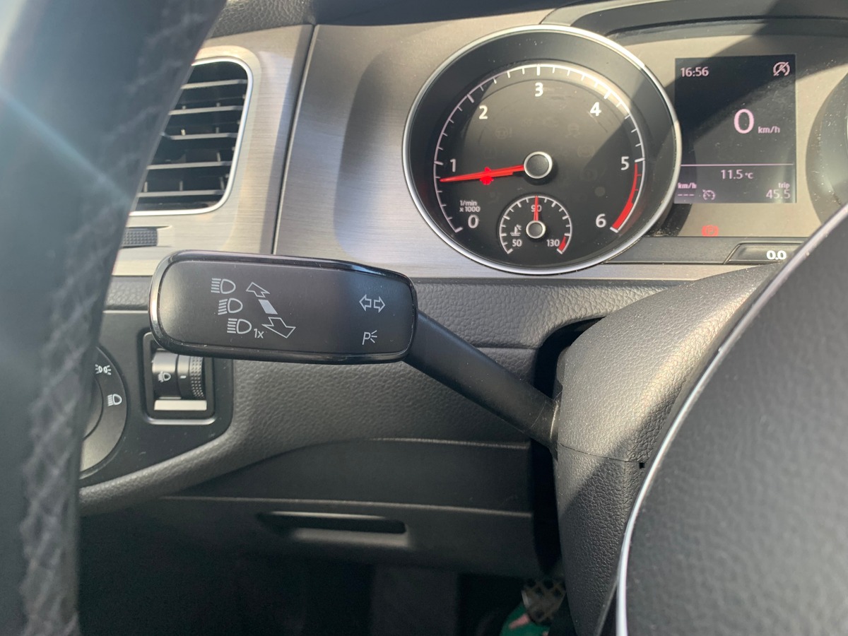 Volkswagen GOLF 7 105 ch | Confortline | Toit ouvrant | Régulateur de vitesse | Radar avant et arriére