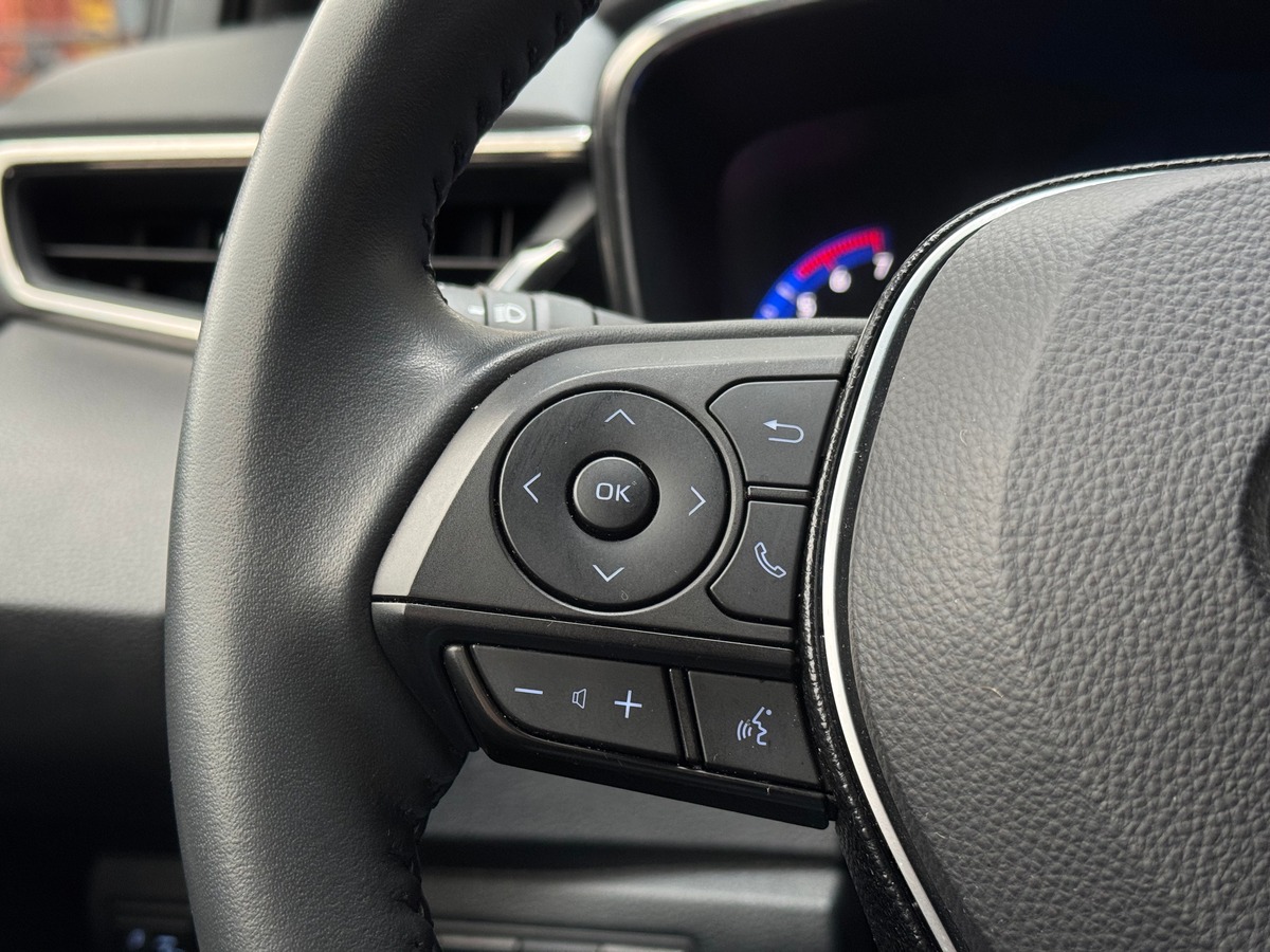 Toyota Corolla Dynamic business 1.8 VVT-i 122 HSD