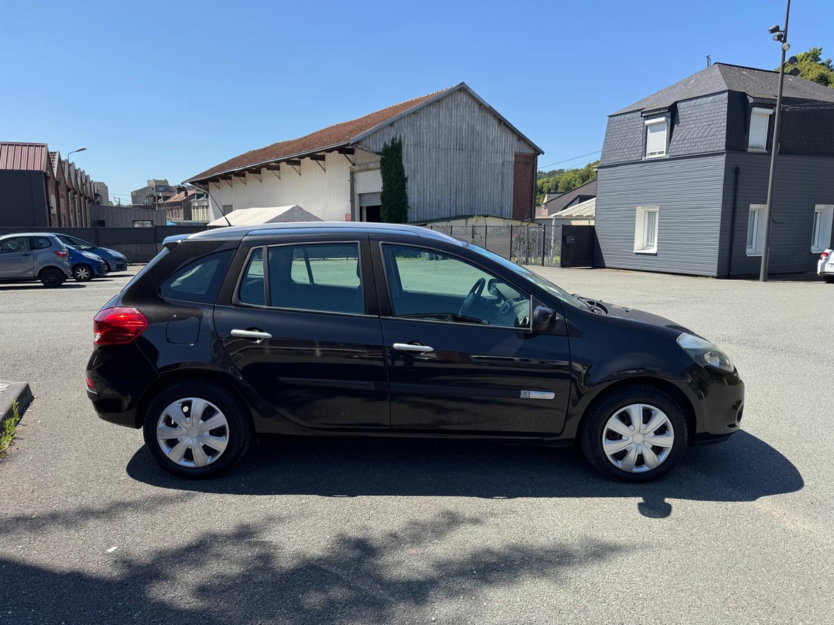 RENAULT Clio III estate 1.5 dci authentique - garantie