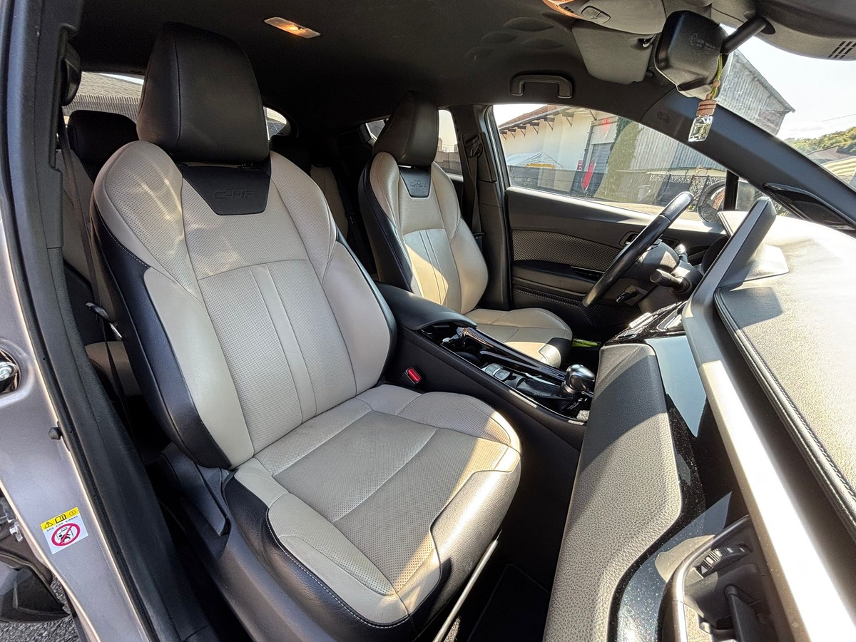 Toyota TOYOTA C HR 122ch Collection 2WD E-CVT - Crochet d'attelage