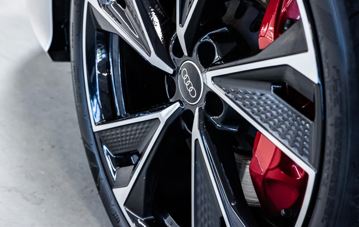 Audi A6 Avant V C8 55 TFSI e 367ch Compétition quattro S tronic 7/VO Allemand/Pas de malus