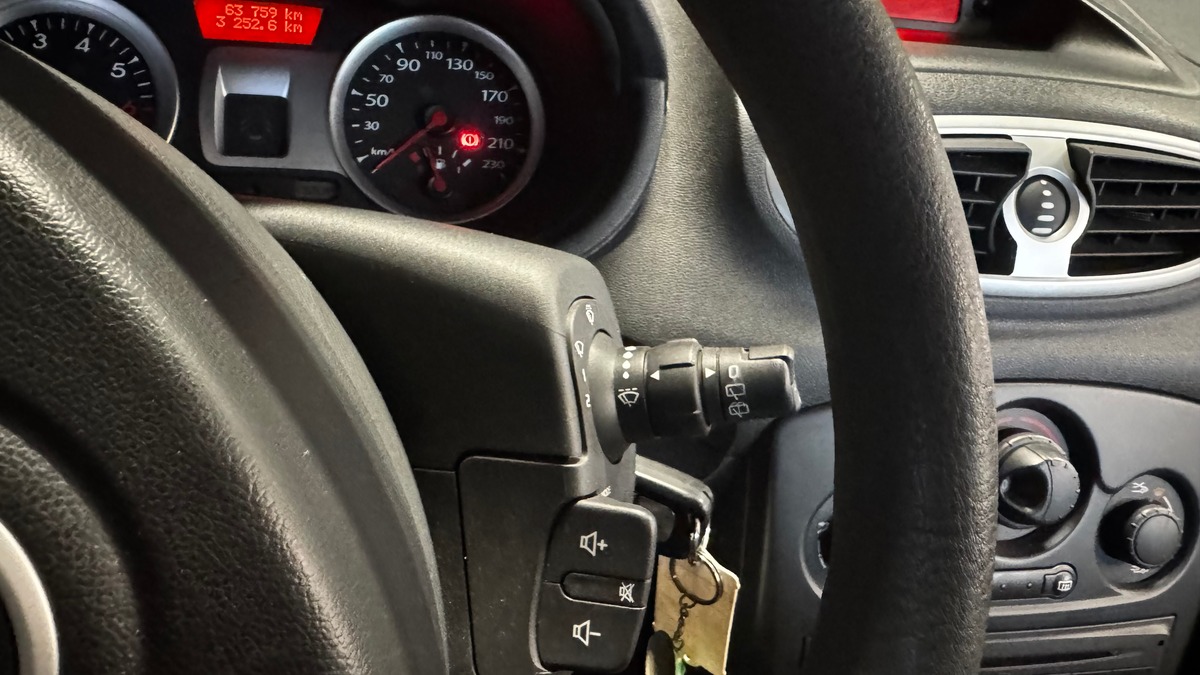 RENAULT Clio III 1.2i 75CH GPL 1ere Main