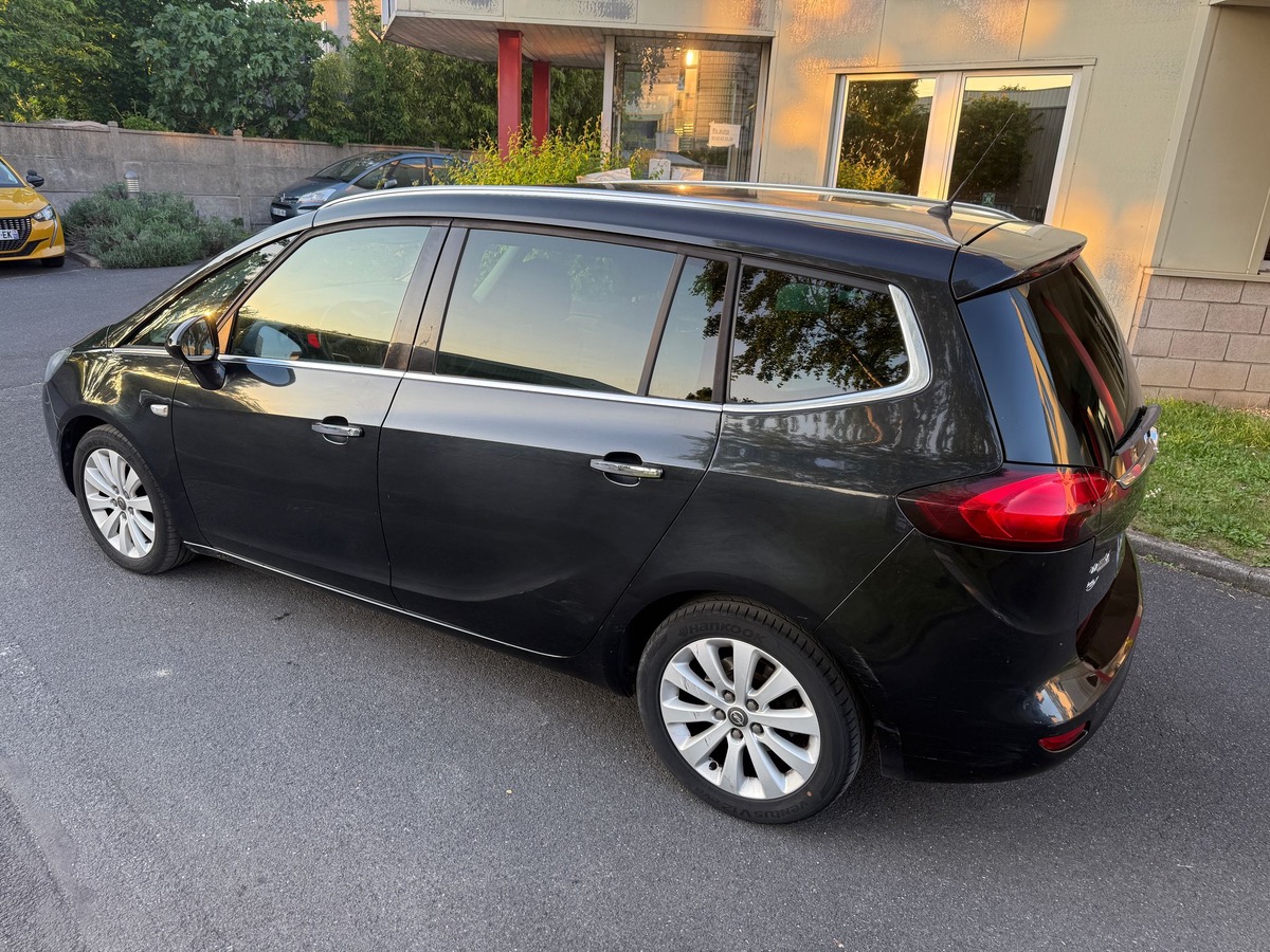 Opel Zafira Tourer 2.0 CDTI 131 CV cosmo 7 pl  1er main 4XCB