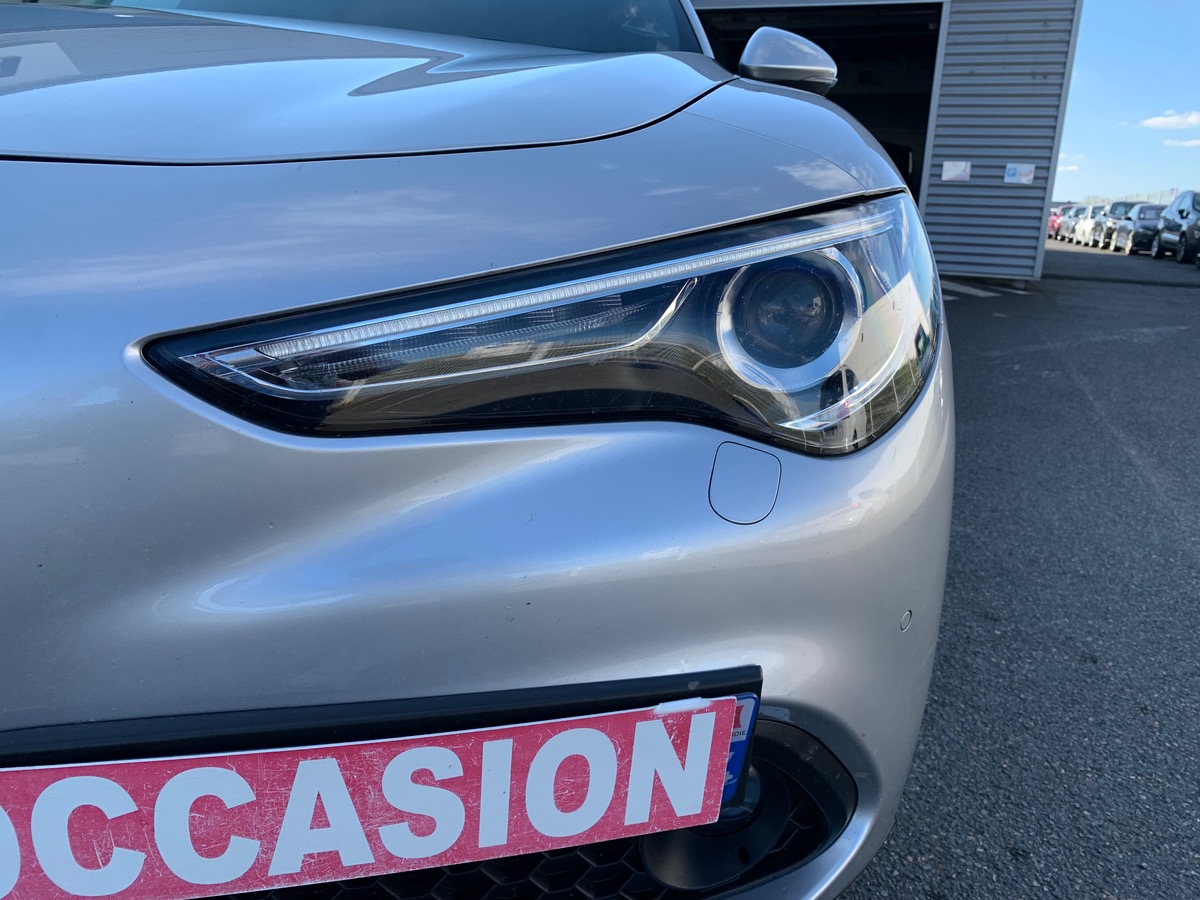 Alfa Romeo Stelvio 210 | Turismo | Toit ouvrant Panoramique | Attelage | Jantes 20" | Caméra recul
