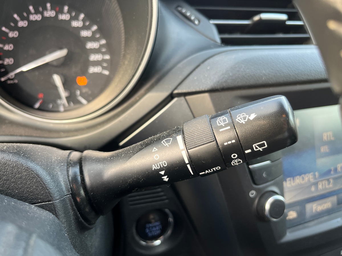 Toyota Avensis SW 2.0 D-4D 143ch, EXECUTIVE, ATTELAGE, RADAR, SIEGES CHAUFFANT, TOIT PANORAMIQUE