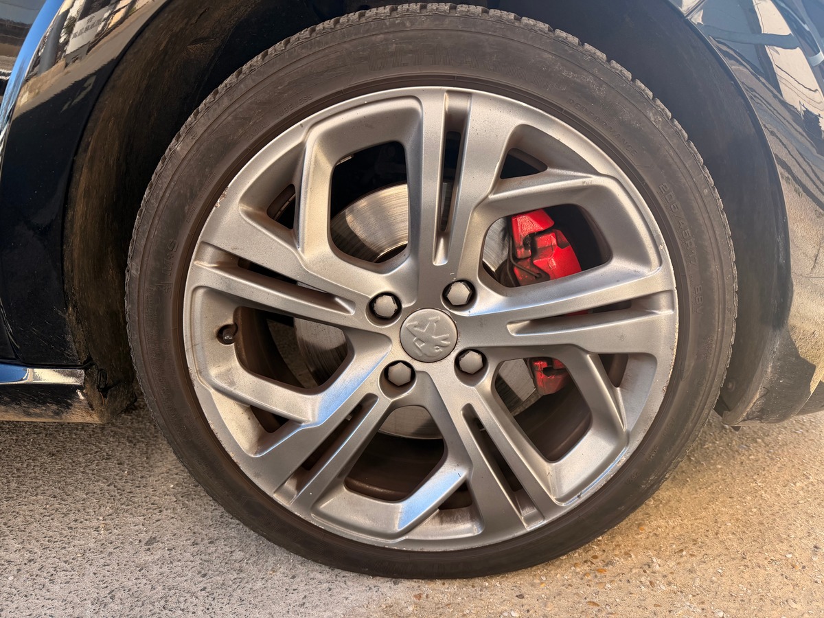 Peugeot 208 GTI Phase 2 1.6 THP 208 cv - Toit Pano - Entretiens