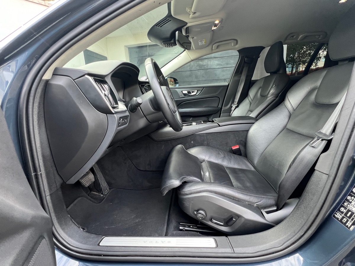 Volvo V60 II Inscription T8 2.0 Ti 16V 392 Plug in Hybrid AWD Geartronic8 303 cv