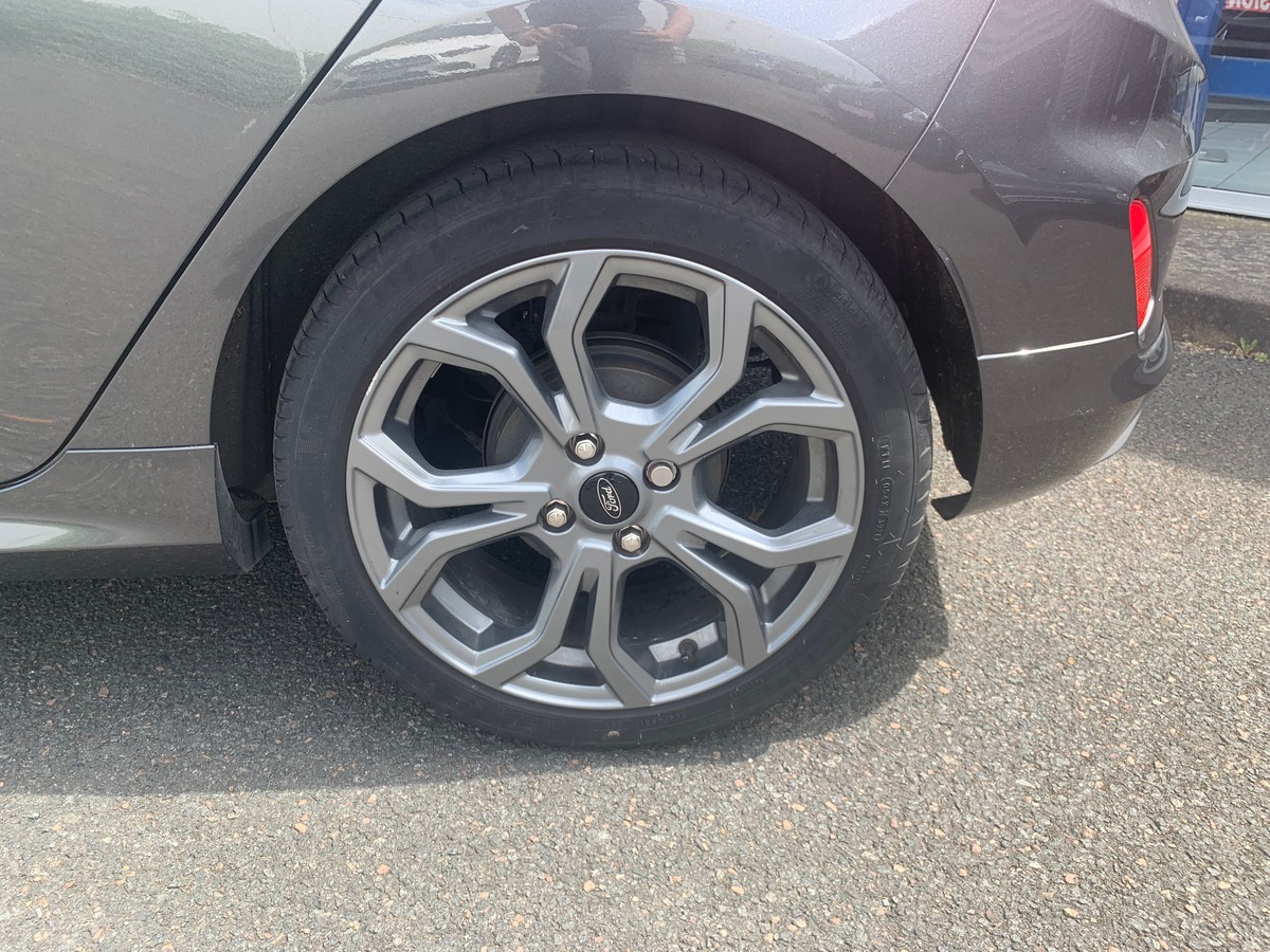 Ford Fiesta ST LINE | 125 chevaux | Contrat Ford Protect (70000 kms et/ou 30/10/2027)
