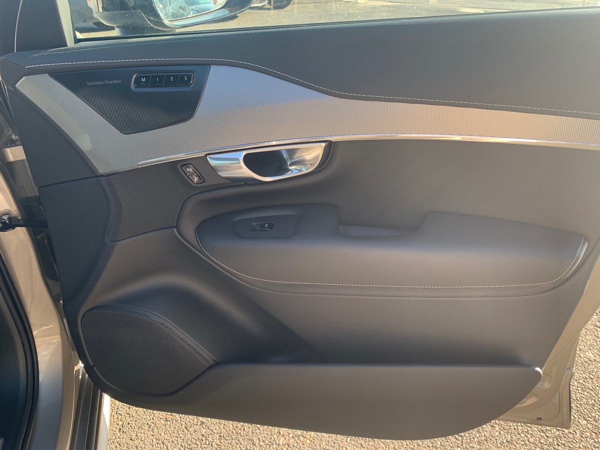 Volvo XC90 388 | R-DESIGN | Pack Prestige | Attelage | Toit ouvrant Panoramique | Caméra de recul