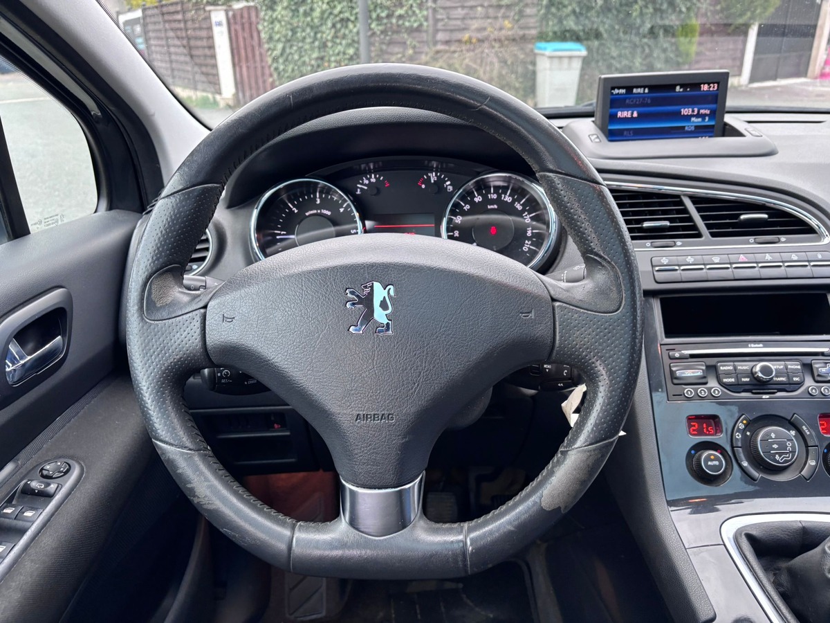 Peugeot 5008 7 places 1.6 HDi 110 Premium Pack - Distribution neuve - Garantie