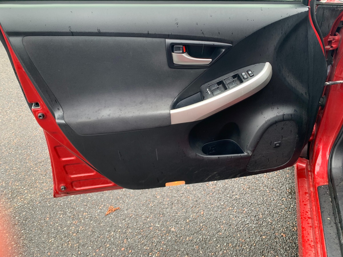 Toyota Prius 136 ch | Dynamic | Caméra de recul | Régulateur de vitesse | Climatisation