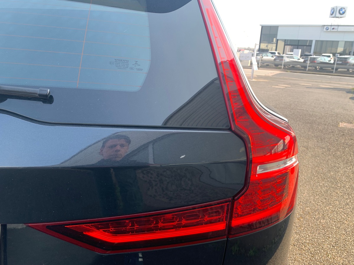 Volvo V60 150 ch | Momentum business | Caméra de recul | Avertisseur Angles Morts | Apple car Play