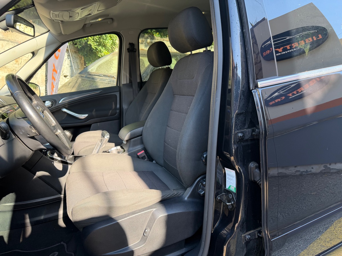 Ford S-max 2.0 Flexifuel 145 CV / Titanium / GPS / Jantes / Moteur à Chaine