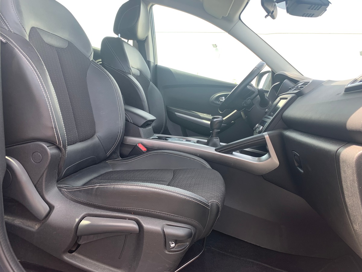 RENAULT Kadjar 130 | Intens | Caméra recul | Régulateur vitesse | Attelage amovible | Roue secours
