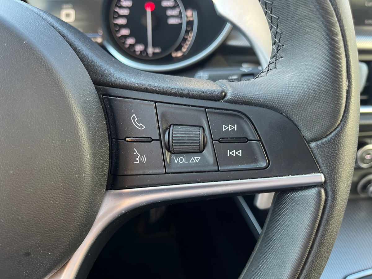 Alfa Romeo Stelvio 2.2 210CH Q4 SPORT EDITION, AT8, HAYON ELEC, CAMERA, MAINTIEN DANS LA VOIE