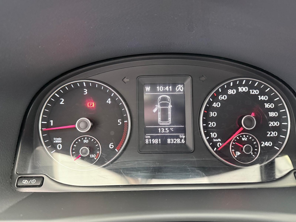 Volkswagen Touran 1.6 TDI 105  TRENDLINE 7 PLACES  PREMIERE MAIN