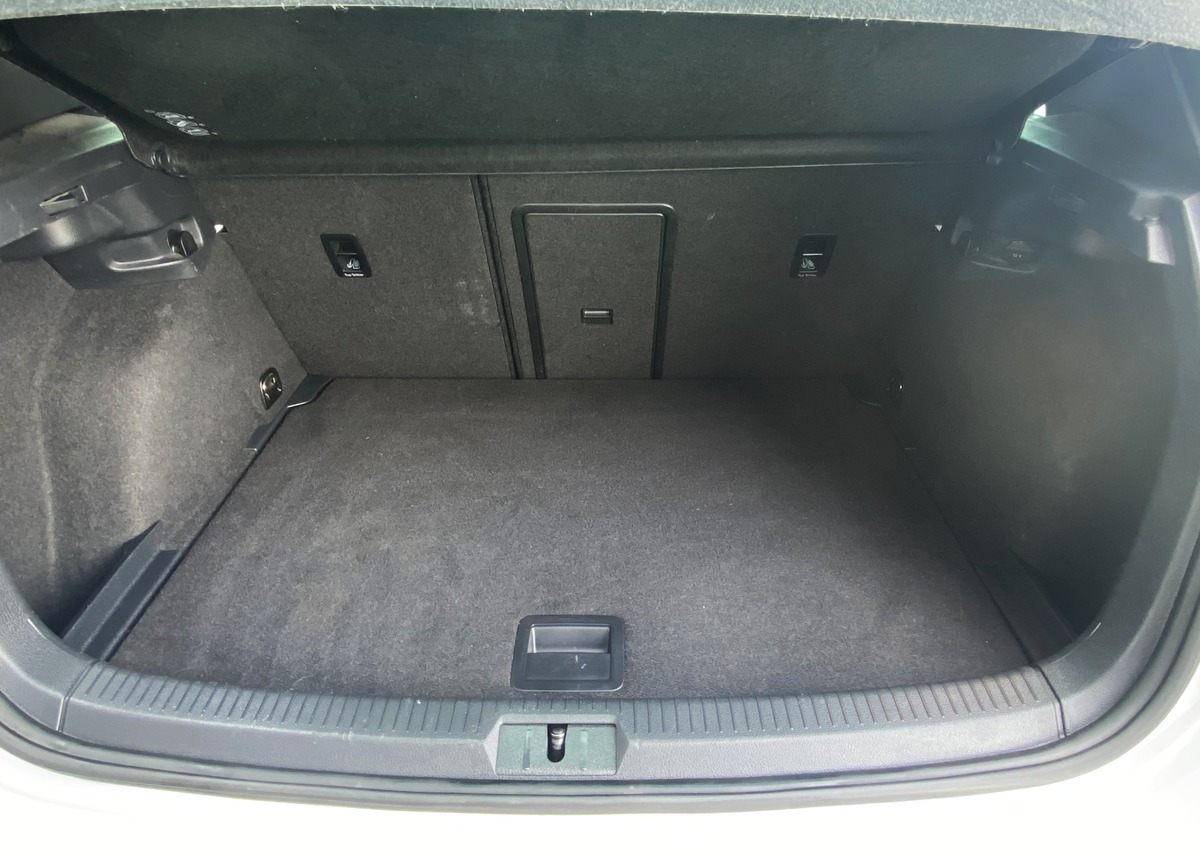 Volkswagen Golf VII 2.0 TSI 230ch GTI PERFORMANCE DSG6 5P / DCC / TO PANO / ACC / DYNAUDIO / CARPLAY
