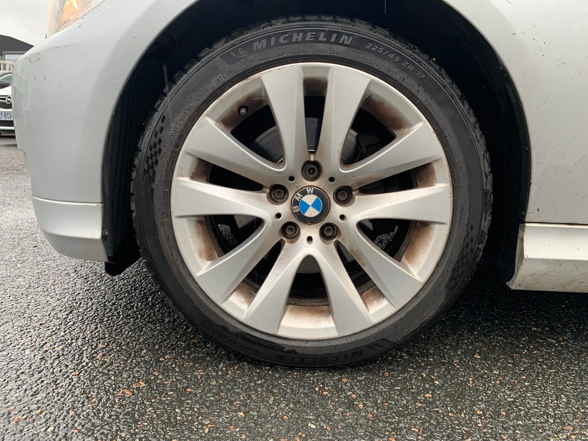 Bmw Série 3 Touring 184 ch | GPS | Radar de recul | Climatisation Auto | Jantes Alu 17"| Attelage