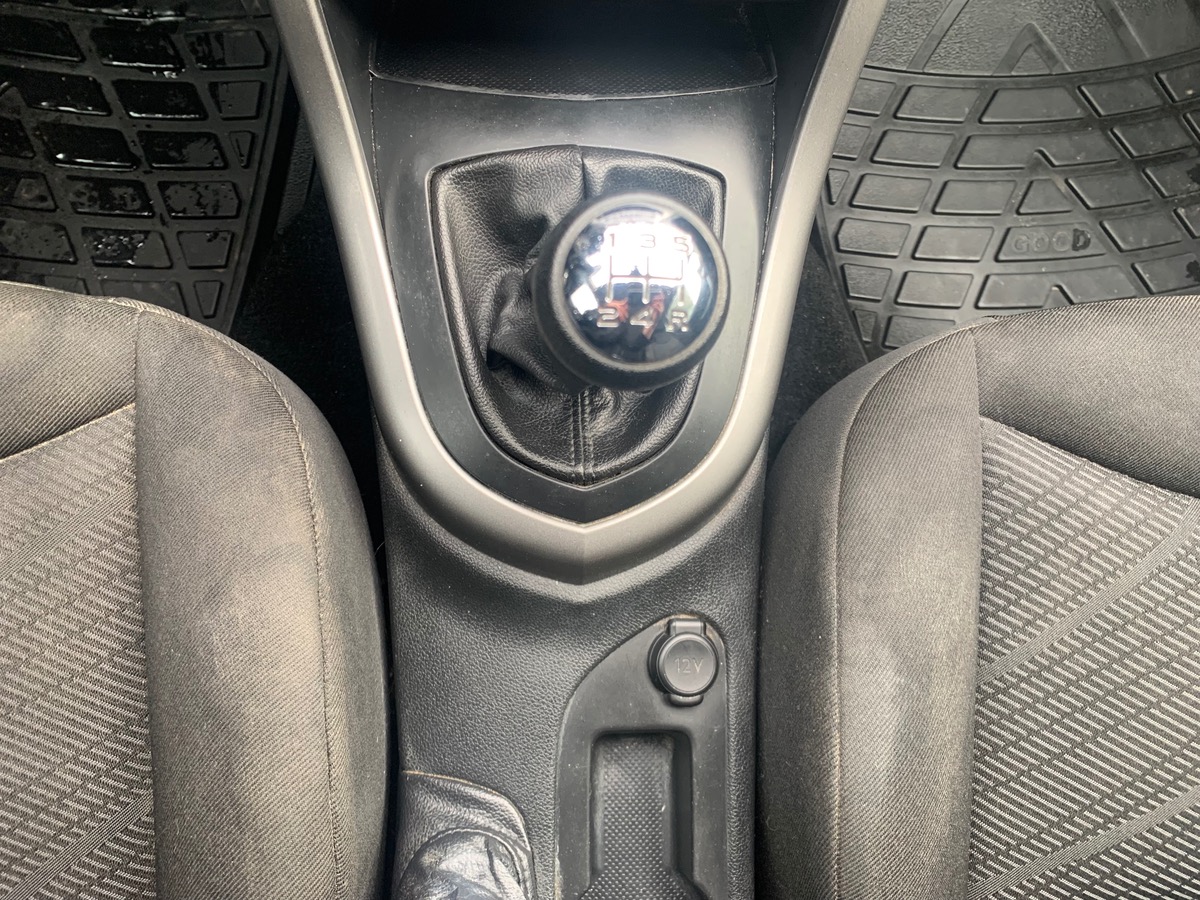 Peugeot 308 120 ch | Rétroviseurs électriques | Climatisation | Sièges rang 2 rabattables à plat