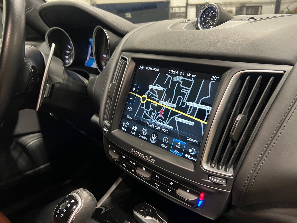 Maserati Levante Diesel 3.0 V6 Turbo 275 SPORT /CARPLAY/ATTELAGE/