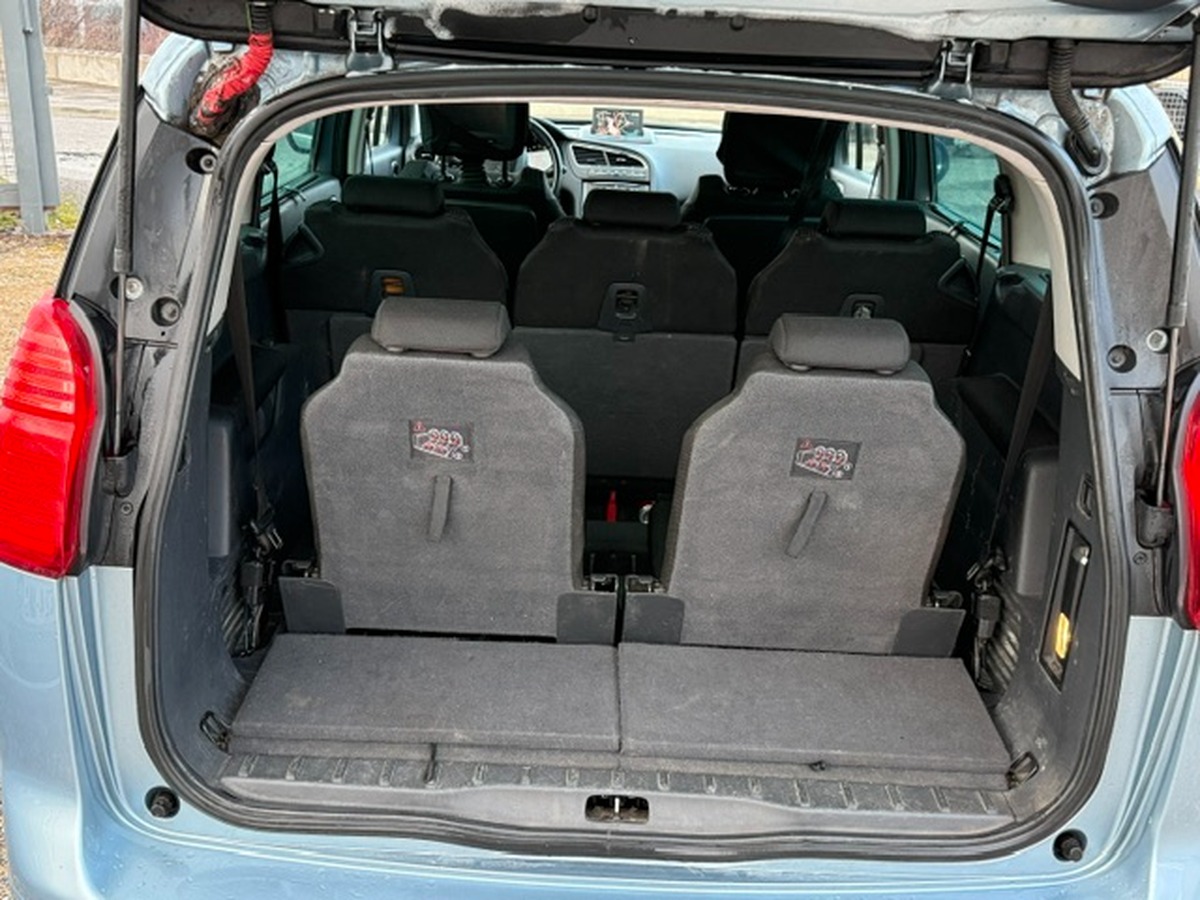 Peugeot 5008 2.0 HDi 16V FAP 150 CH 7 places TOUTES OPTION DISTRIB NEUVE