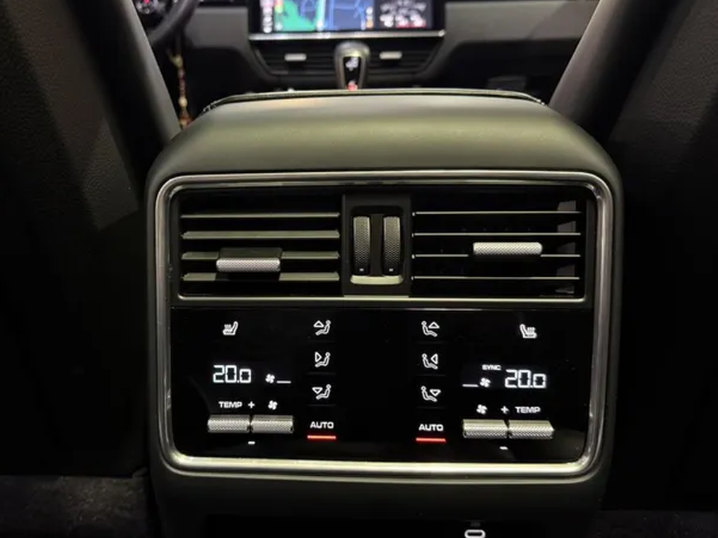 Porsche Cayenne Coupé 3.0 V6 E-HYBRID 462cv