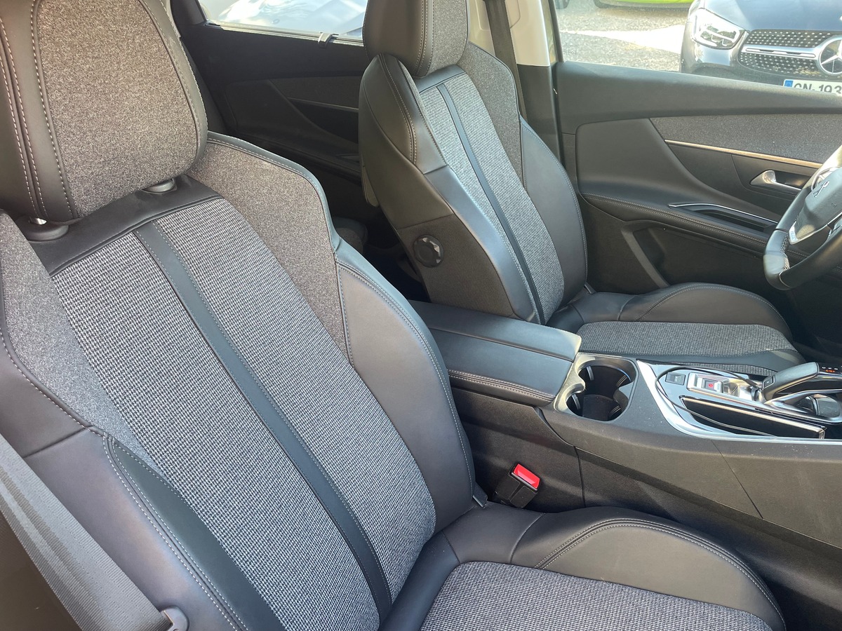 Peugeot 5008 1.5 BlueHDi EAT8 130 cv Boîte auto CARPLAY - 7 PLACES - CLIM AUTO - CAMERA DE RECUL