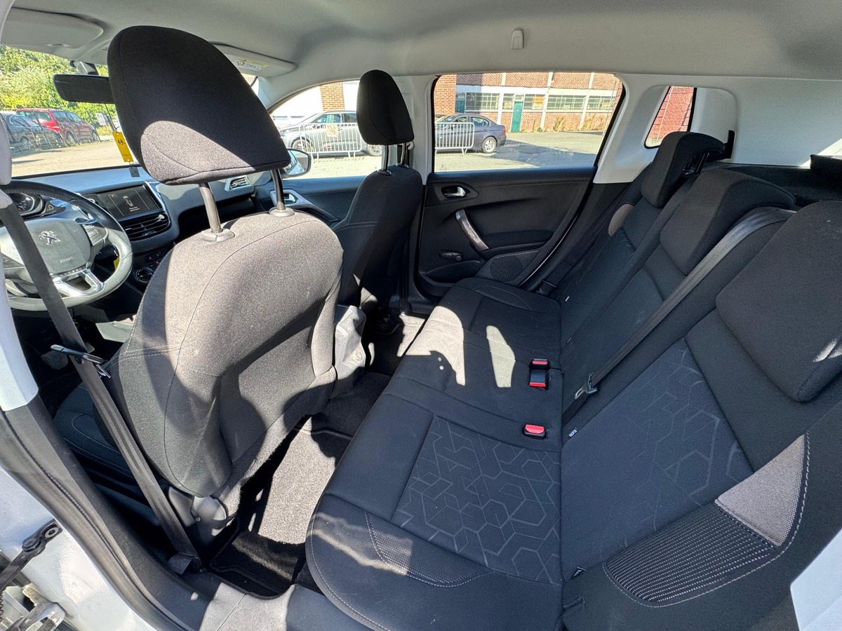 Peugeot 2008 STYLE 1.6 BlueHDi S&S 100cv - Garantie