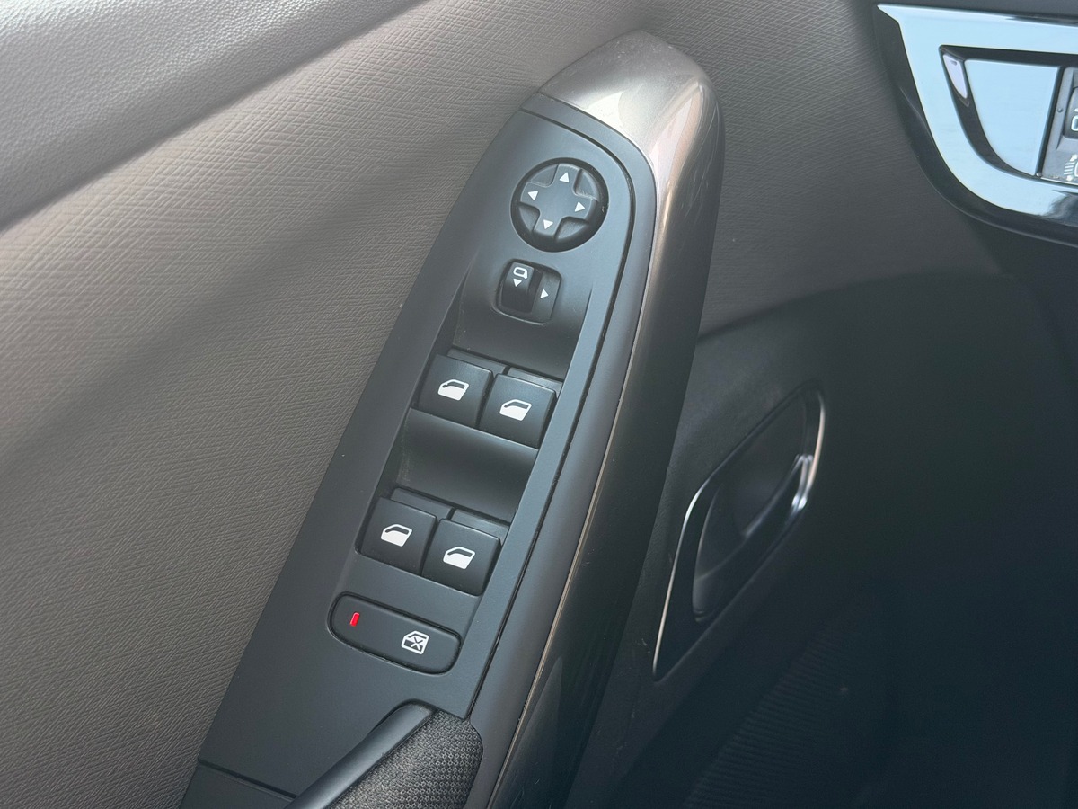Citroën C4 SpaceTourer Shine II 1.6 BlueHDi 120 cv - Toit panoramique
