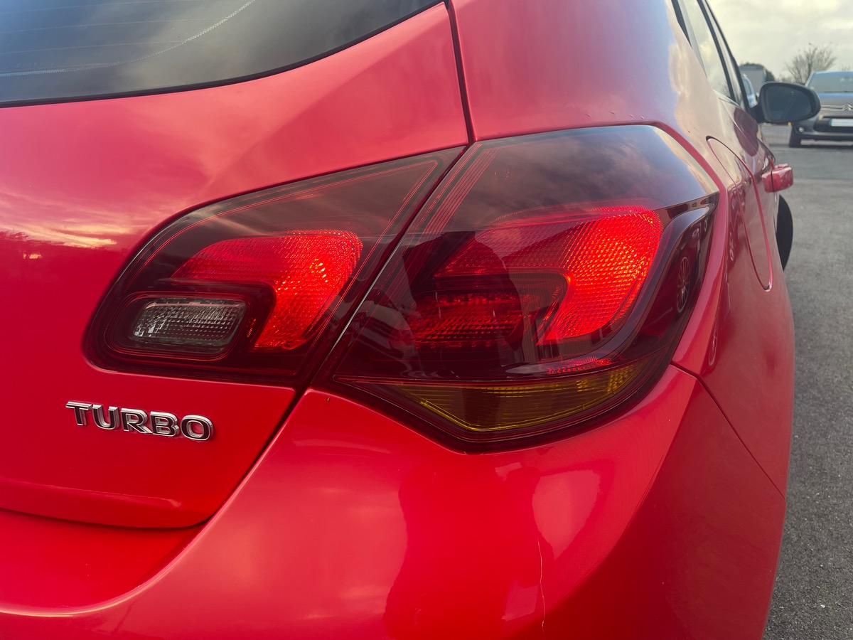 Opel Astra 1.6 turbo 180 sport